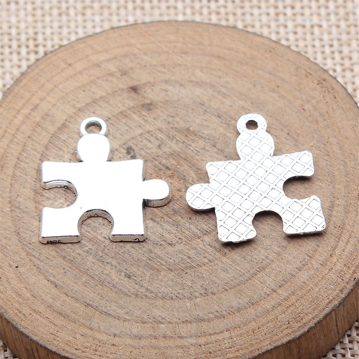 WYSIWYG 10pcs 23x20mm 2 Colors - огляд і ціна Vintage Fashion Stores